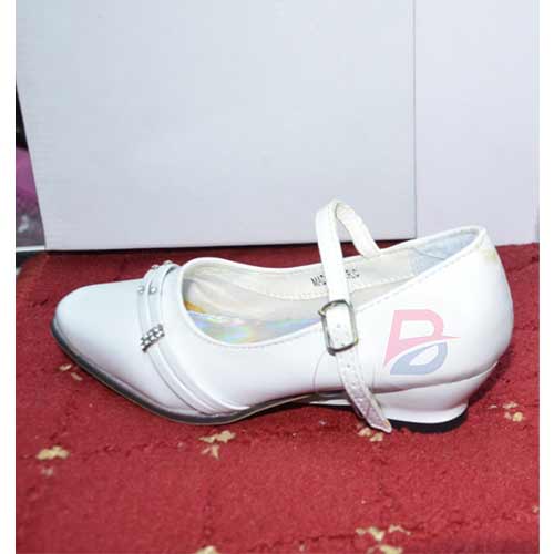 Taraka white closed shoes ladies shoes in nairobi