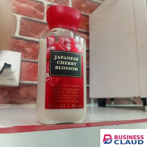 Bath & Body Works Japanese Cherry Blossom Mini Lotion- 24 Hours Moisture 88ml
