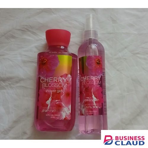 Bath Works Cherry blossom showergel gel 2 in 1 set + free gift bag