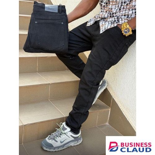 BLACK NON FADE SLIM FIT