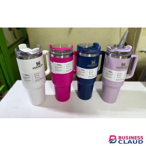 Plain coloured Quencher H2.0 FlowState™ Tumbler