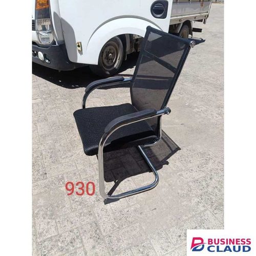 Ergonomic Visitors Chair With Mesh Back & Fabric Seat