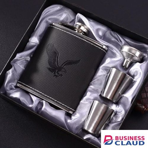Stainless Steel Whiskey/Whisky Hip Flask Bottle + 2 Tot Cups