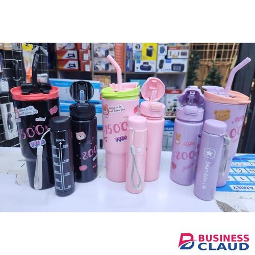 Leak-proof set Decorative, bear-themed water bottle sets built-in straws, and motivational bottle text,cute bear graphics,Include secure leak-proof lids, built-in straws, and measurement markings