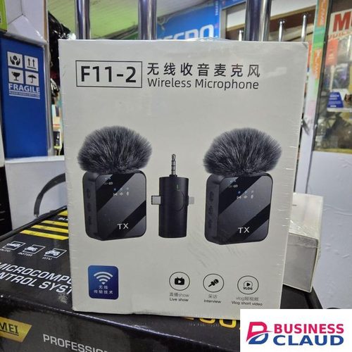 Wireless Lavalier Microphone,3 in 1 Microphone for iPhone/Android/Camera, 328ft Transmission, 18H Battery Life, Mini Microphone for Record Interview, Vlogs, YouTube, Tiktok