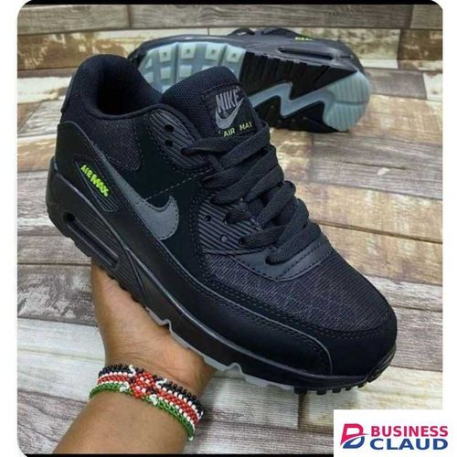 Black casual unisex sneakers