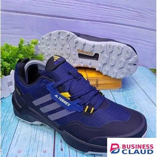 Men casual sneakers