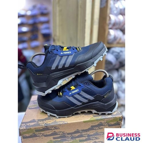 Men casual sneakers