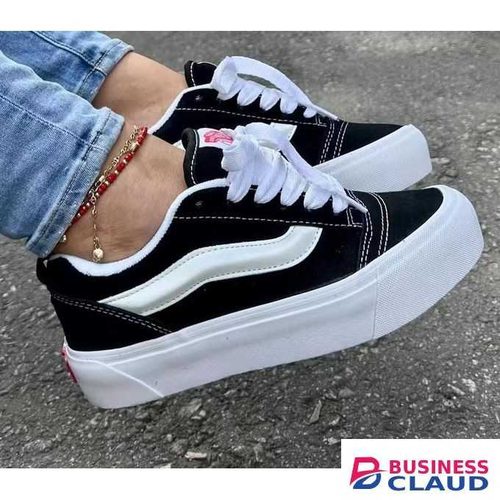 Canvas off the wall black white sole