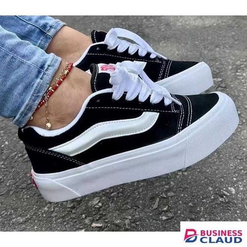 Canvas off the wall black white sole