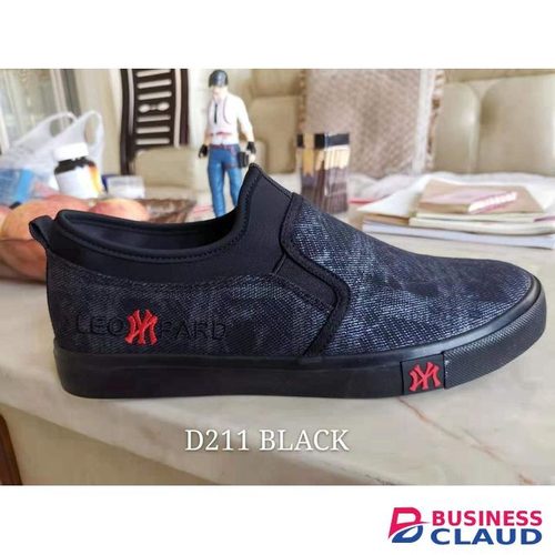 Leopard International Leopard D211 Black Slip-On Sneakers – Bold, Sleek & Street-Ready in 1