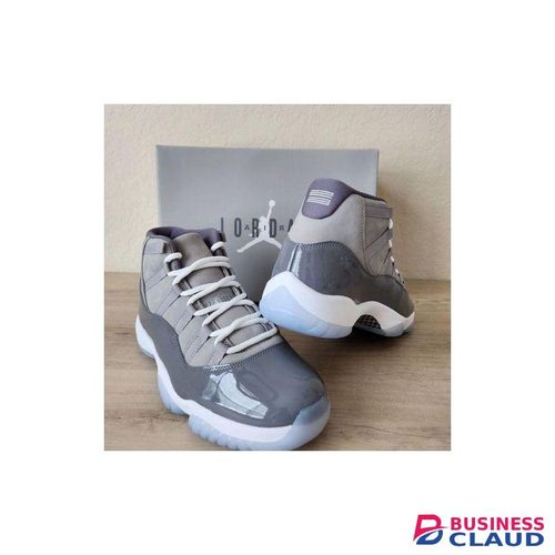 J 11 SNEAKERS