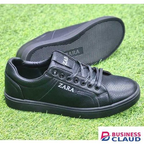 Classic Essential Low-Top Sneakers: Versatile Black & White Casual Trainers for Men & Women