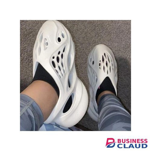 shawn Foam Runners Unisex Sneakers in Kahawa-wendani