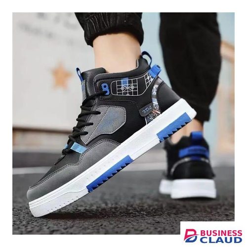 Fashionable lace up comfortable anti-slip light weight men sneakers in Kahawa-wendani