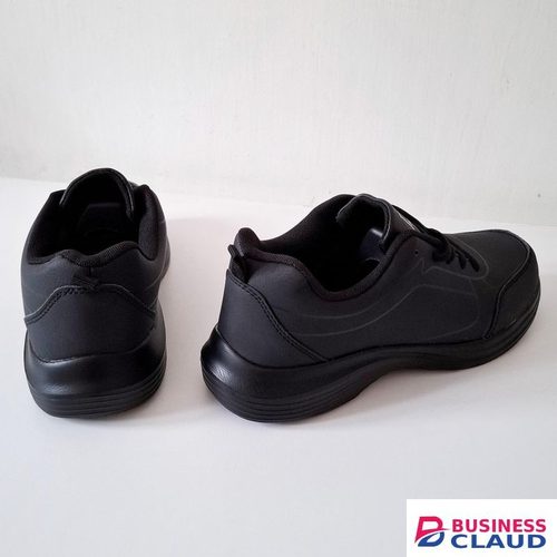 Unisex black leather lace-up sneakers with rubber sole - for men and women