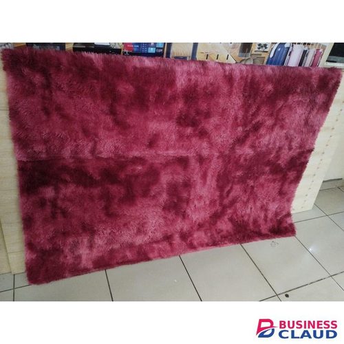 Fluffy carpet soft and comfy size i5*8