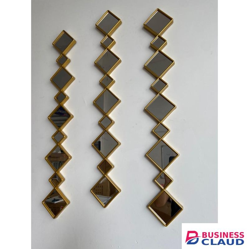 3 in 1 quad corner decor mirrors.Available in gold and silver.Note it is sold as a set