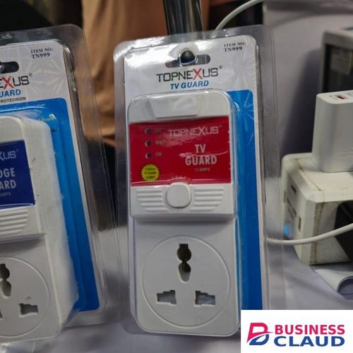 TOPNEXUS TV and Fridge Guard Voltage Protection - 13 Amp Surge Protector with Simple ON/OFF Switch