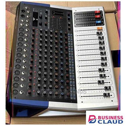 Yamaha 12 Channels Powered Mixer