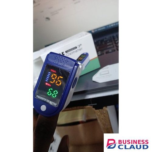 Pulse oximeter with free batteries