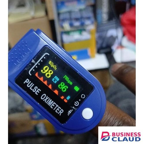 Accurate pulse oximeter with free batteries