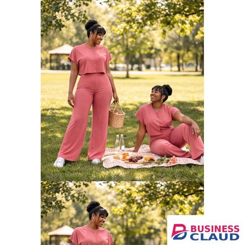 Elegant Two-Piece Women’s Lounge Set – Button Top & Wide-Leg Pants (Pink)