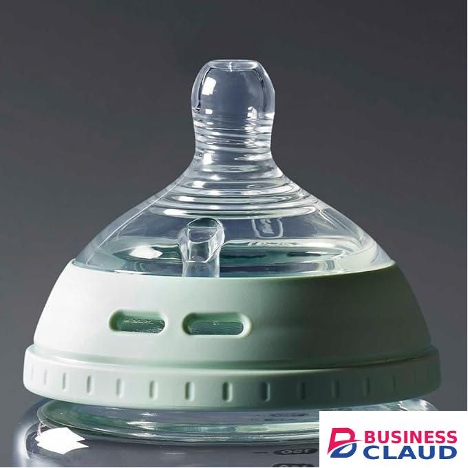 tommee tippee Natural Start Glass Anti-Colic Baby Bottle With Slow Flow Breast-Like Teat, 250ml, 0m+, Self-Sterilising, Baby Feeding Essentials, Pack Of 1