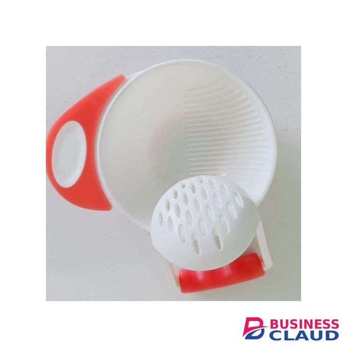 Baby food masher -white/ pink