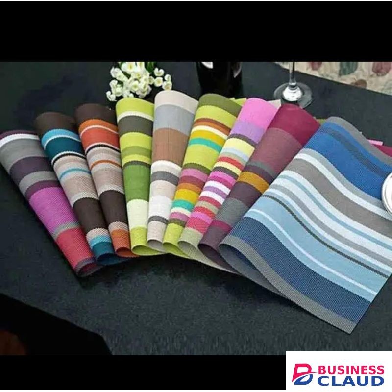 AN AMAZING SET OF 6 TABLE MATS RANDOM COLOURS
