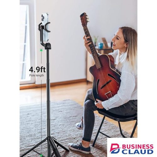 Ugreen LP586 Selfie Stick Tripod with Bluetooth Remote – Extendable Aluminum Alloy 1.6 m / 5.2' Phone Selfie Stick & Tripod Stand for Smartphones (4"-7.2")
