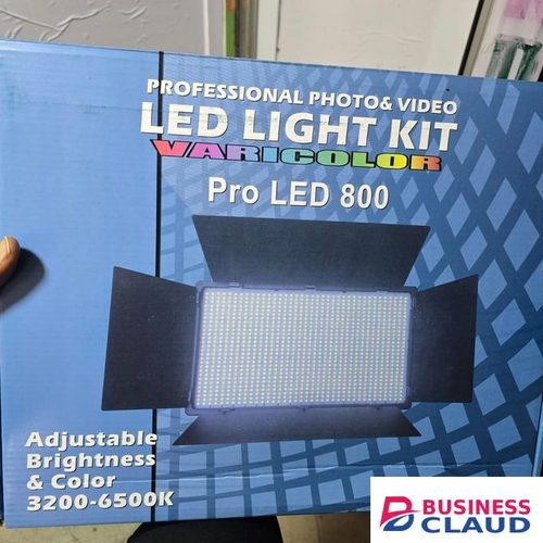 LED-U800 High CRI 95 Bi-Color LED Video Light with Tripod for Professional Photographers