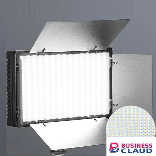 LED-U600 Vlog And Photography LED Light With Tripod – 3200-5600K Adjustable Brightness One Pack