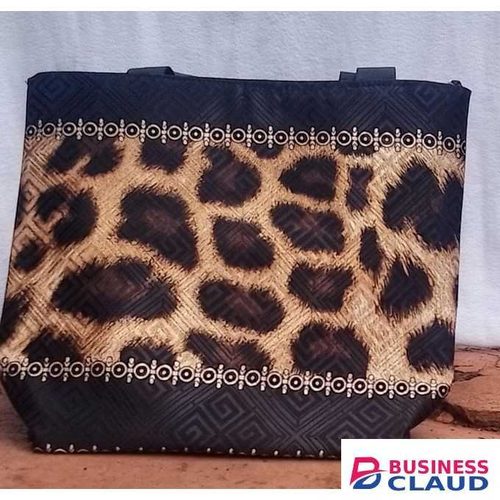 Handbag ladies gift Casual Simple Handbag New Trend Shoulder Bag Chain Small Square Handbag & Purse