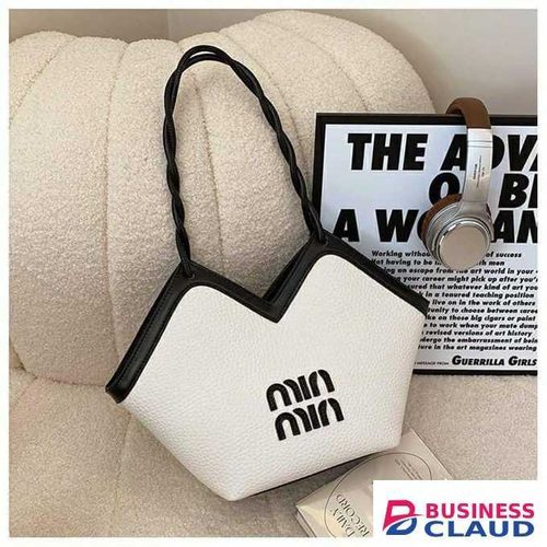 CLASSIC HAND BAGS FOR LADIES
