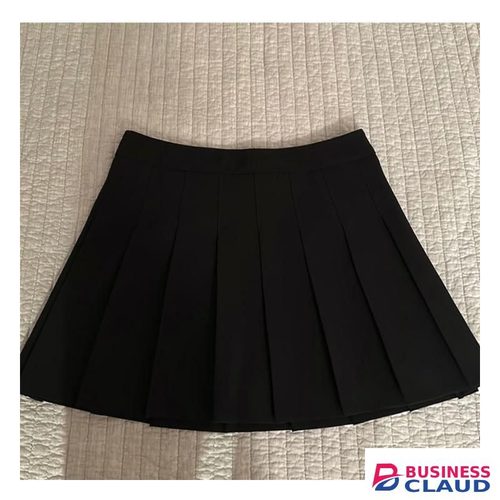 Black pleated tennis skirt