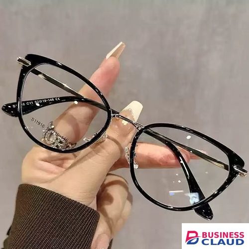 Retro cat eyes can be paired with prescription myopia glasses for women with good looks, small frames, no makeup, versatile personality in Kenya-premium-incense-scent