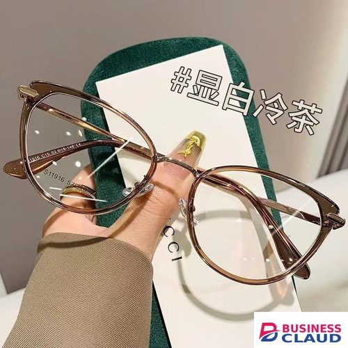 Retro cat eyes can be paired with prescription myopia glasses for women with good looks, small frames, no makeup, versatile personality in Kenya-premium-incense-scent