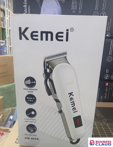 ELECTRIC SHAVER.NEW ARRIVALS BEST QUALITY Kemei Rechargeable Hair Shaver Clipper /Shaving Machine . Adopt stainless steel blade which is durable non-irritating trimming on even sensitive skin