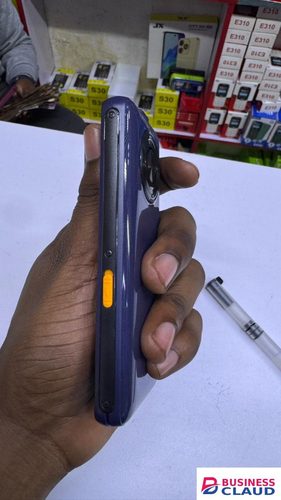 Brand New LIMITED DISCOUNT???????????????????????? !! BRAND NEW JX S30 DUAL SIM FEATURE PHONE WITH Bluetooth /Wireless FM/SD Slot kabambe/katululu/mulika mwizi/button feature phone Discount Feature in Cables-black