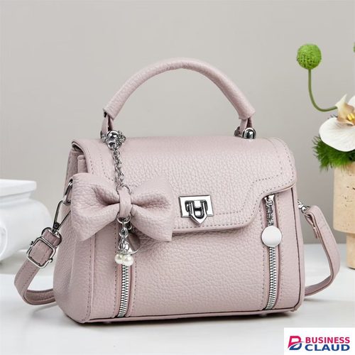 👜✨ Classic Bow Detail Handbag (Model 8890#) ✨👜💖 Stylish • Compact • Sophisticated Add a touch of elegance to your look with this beautiful structured handbag featuring a chic bow detail and modern