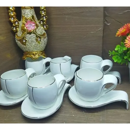 6pc Ceramic cups and saucers