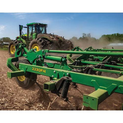 John Deere 4wd track 9R 440 tractor Featured