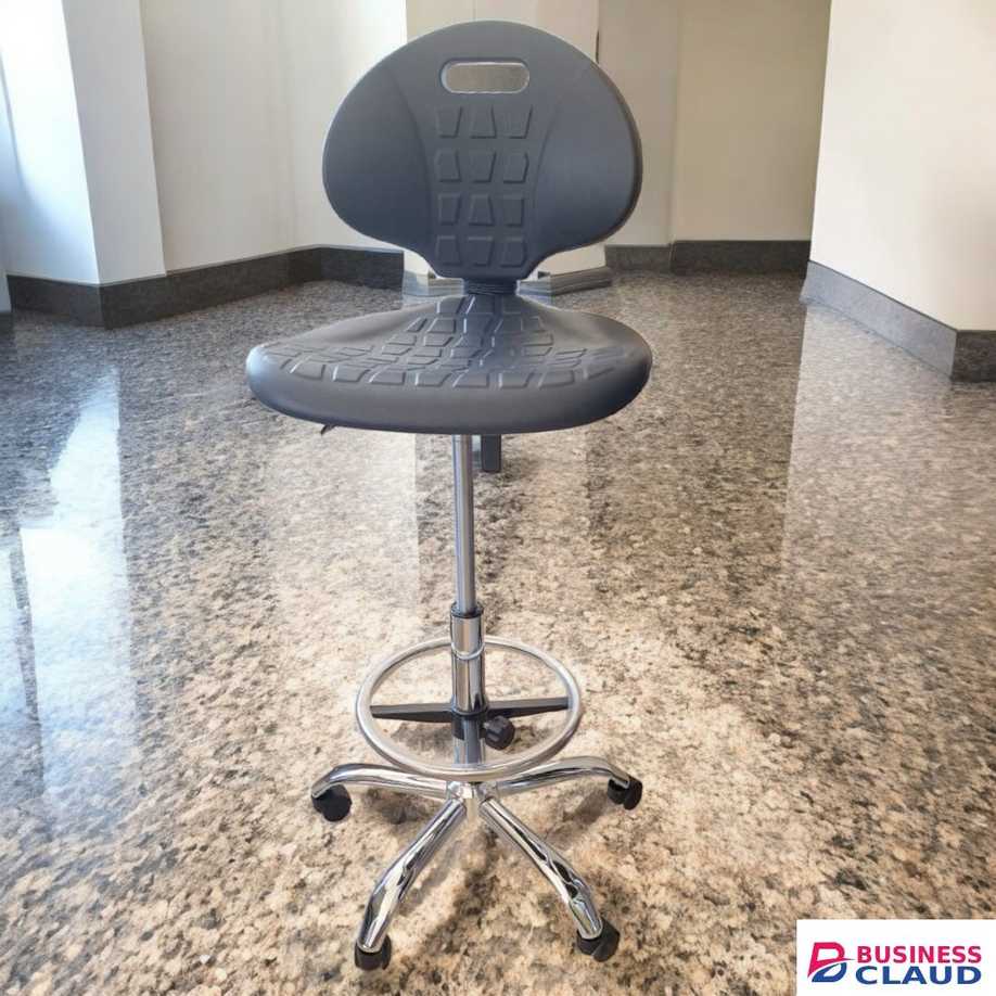Ergonomic Lab Stool