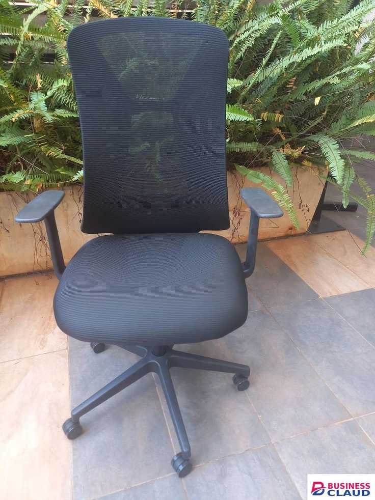 Ergonomic Mesh Office Seat