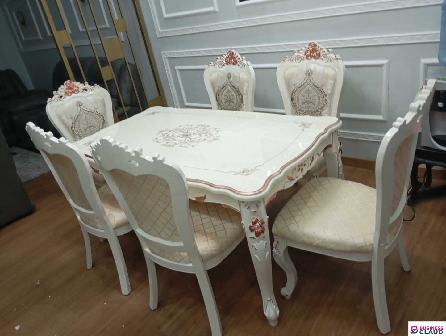 Loyal 6 Seater Dining Table