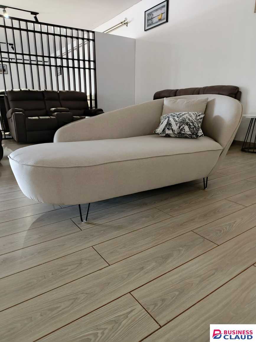 Chaise Lounge