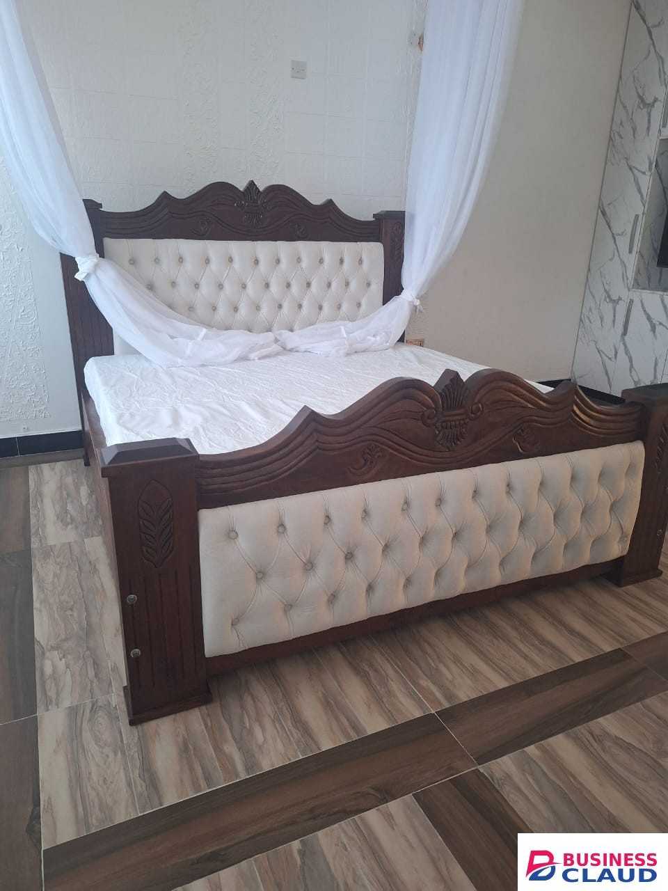 Mahogany Heritage Bed