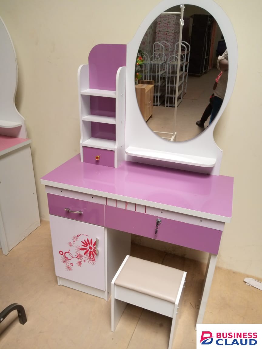 Makeup Table