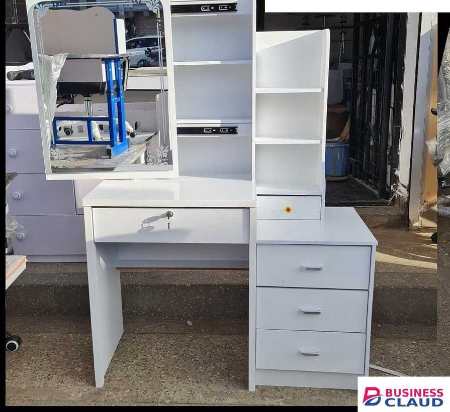 Dressing Table(sliding mirror)